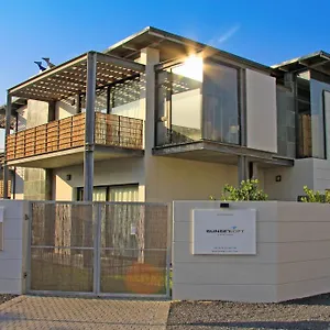 https://sunset-loft.hotels-capetown.com